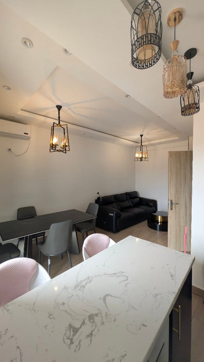 Studio Ultra Modern Essos 2