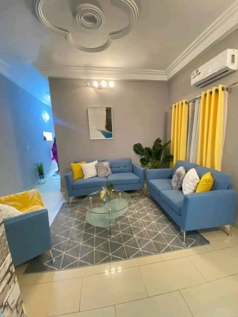 Studio Meublé Moderne + WiFi Fibre + Bureau - Yaoundé