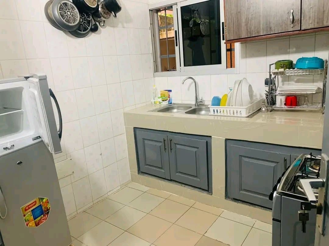 Studio Meublé Moderne + WiFi Fibre + Bureau - Yaoundé 5