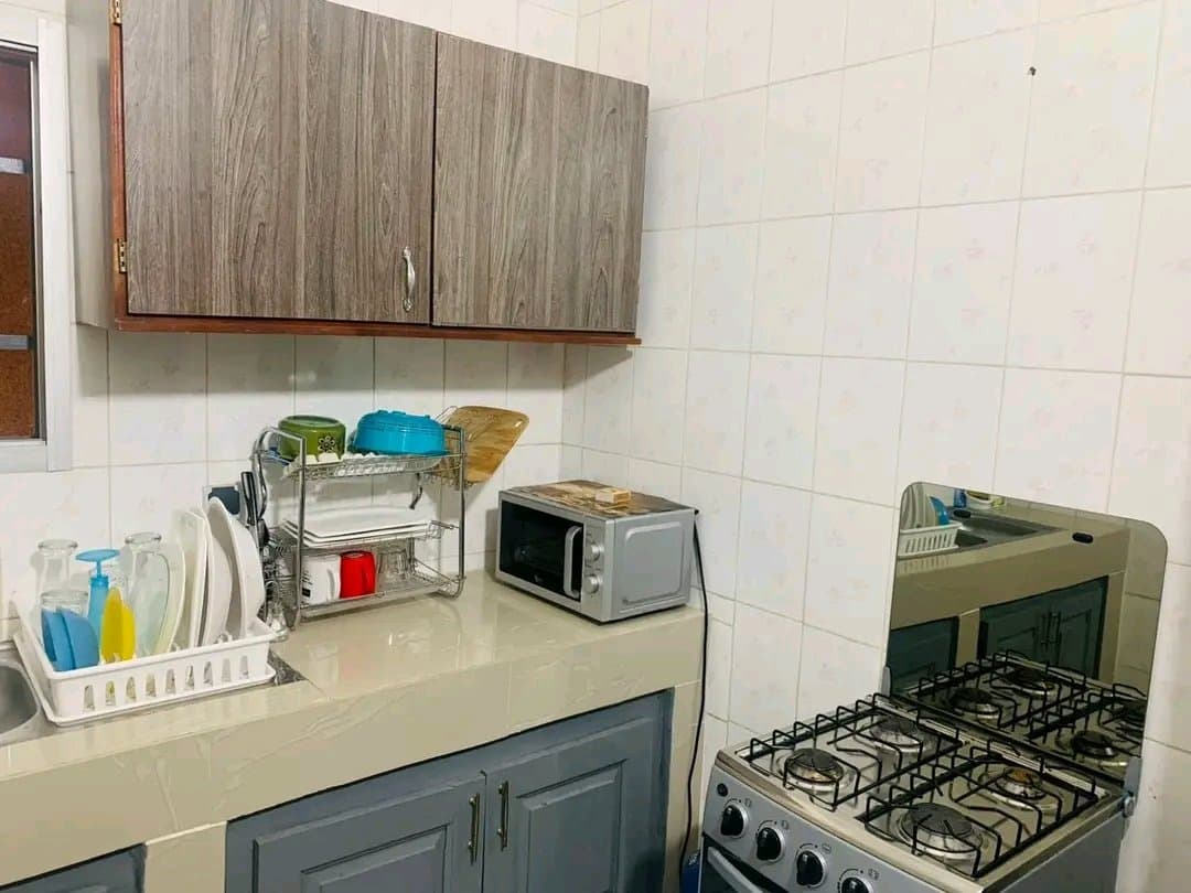 Studio Meublé Moderne + WiFi Fibre + Bureau - Yaoundé 6