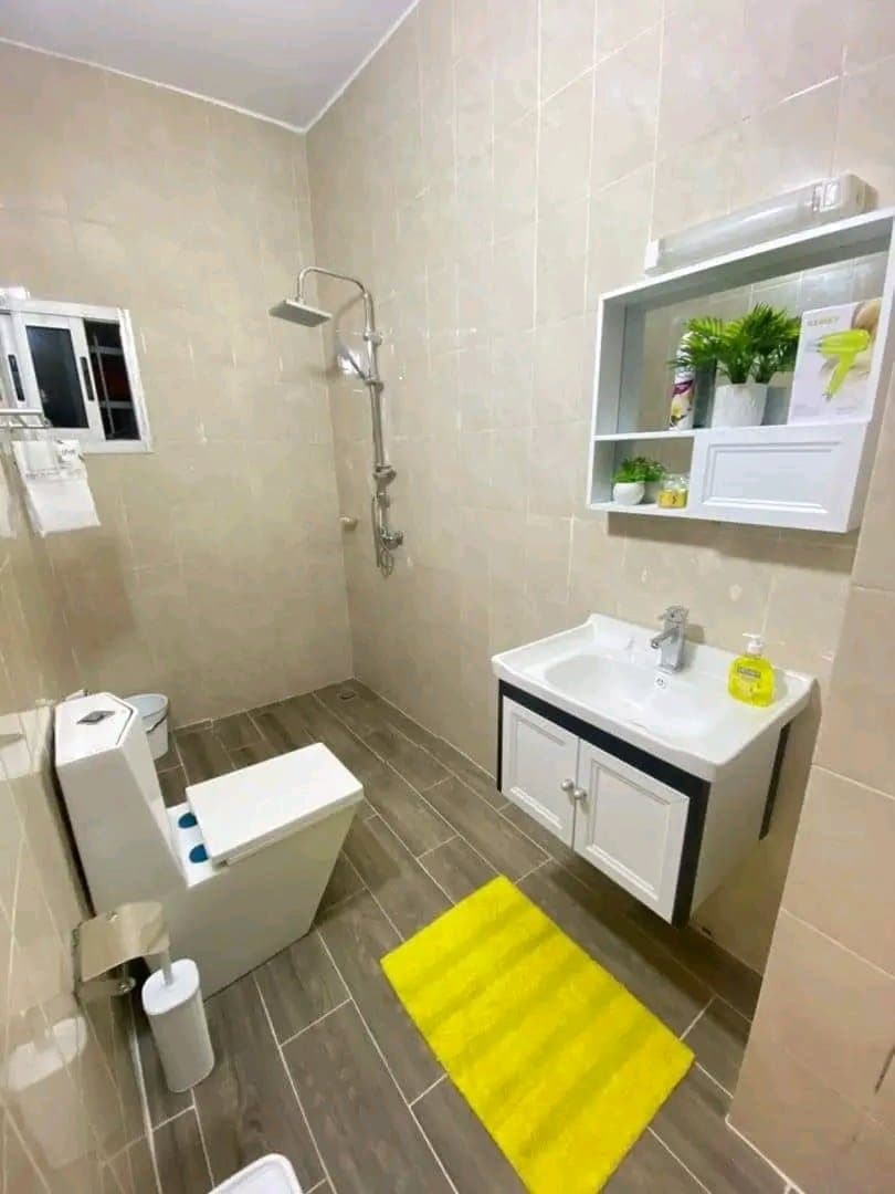 Studio Meublé Moderne + WiFi Fibre + Bureau - Yaoundé 7