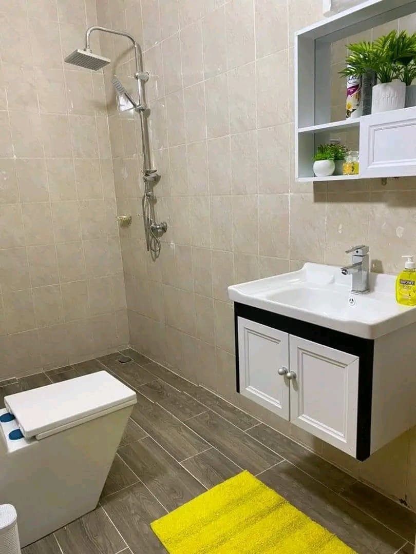 Studio Meublé Moderne + WiFi Fibre + Bureau - Yaoundé 8