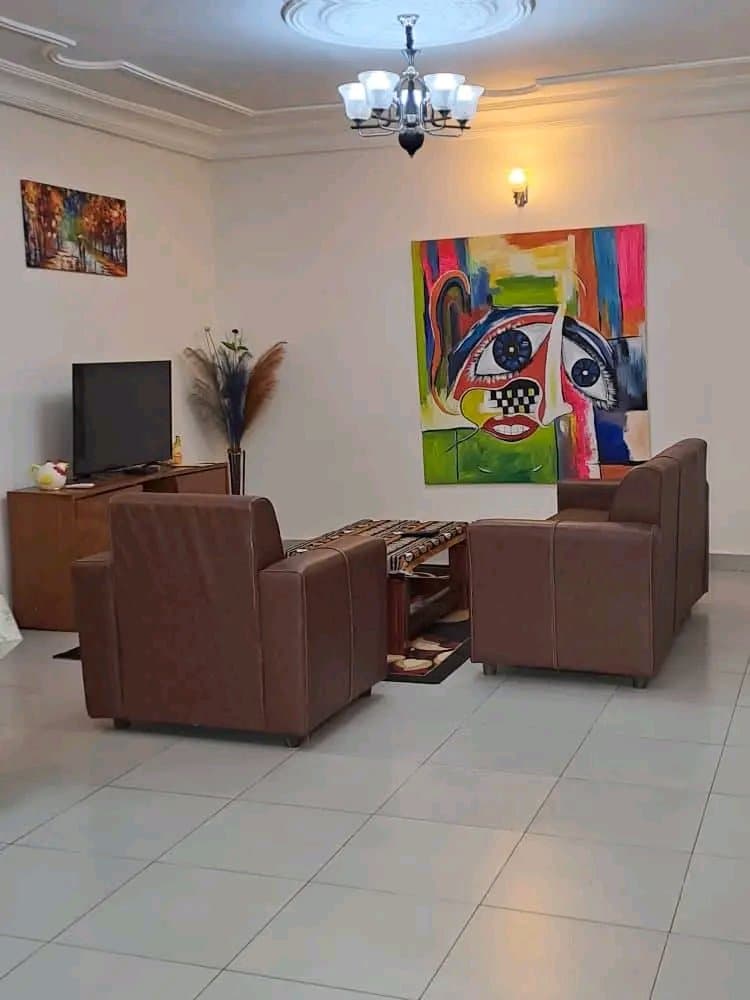 Studio Propre Climatisé + WiFi - Prix Doux Yaoundé