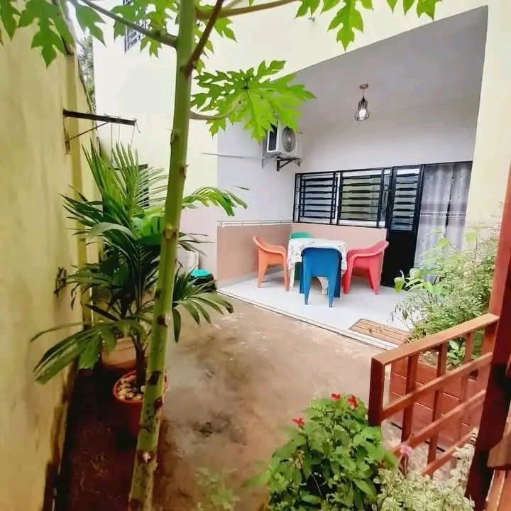 Studio Propre Climatisé + WiFi - Prix Doux Yaoundé 6