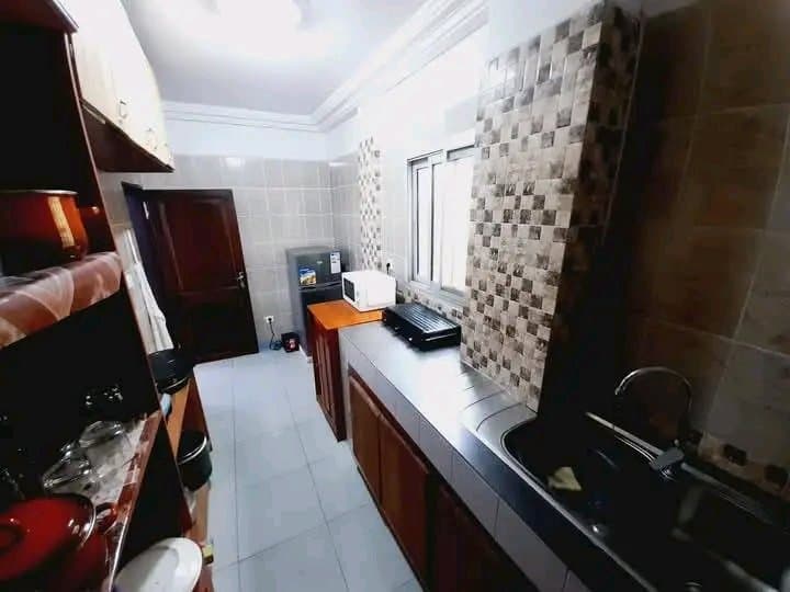 Studio Propre Climatisé + WiFi - Prix Doux Yaoundé 8