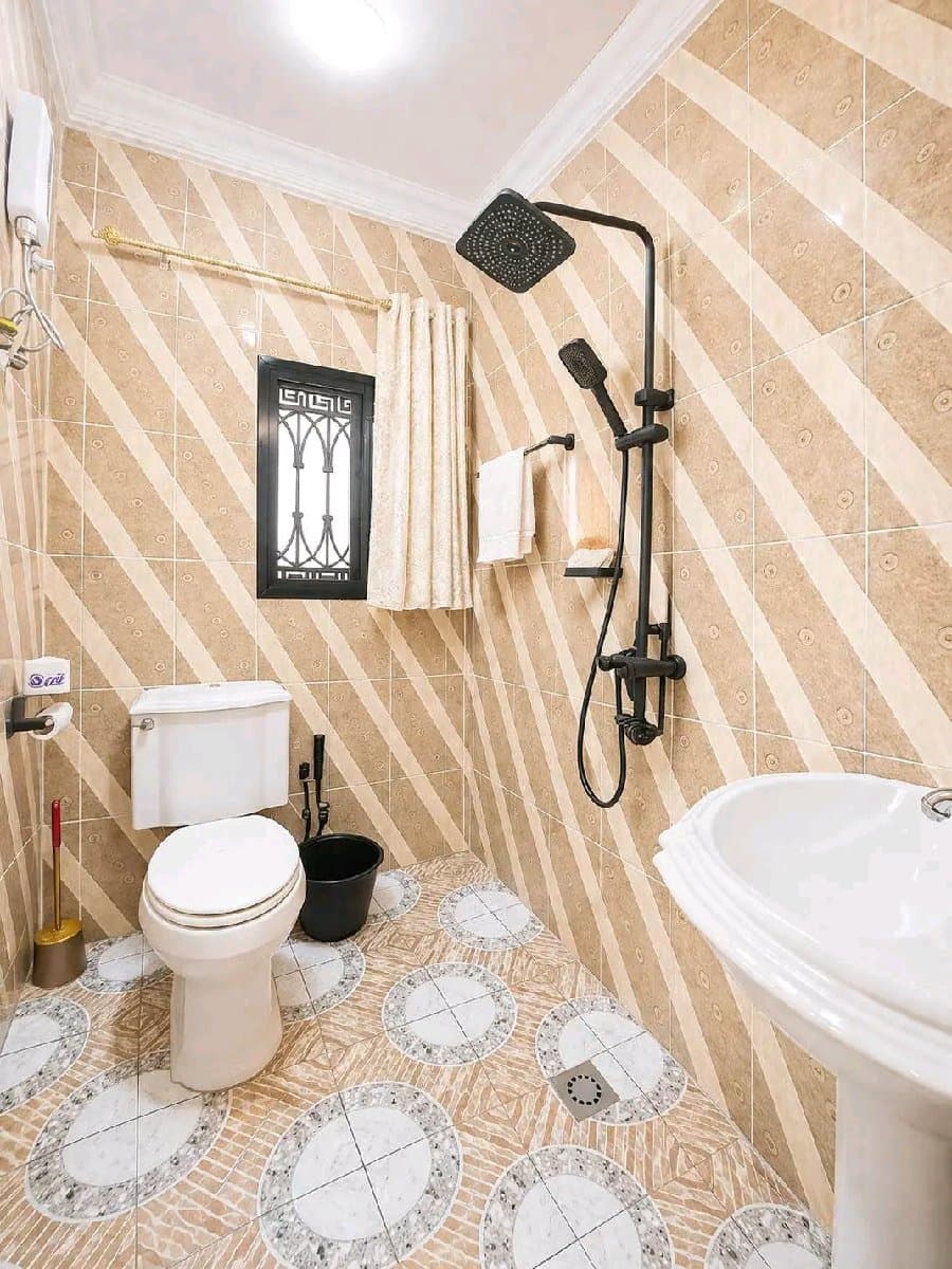 Villa Meublée 3 Chambres + Cour + Parking - Prix Doux kribi 2