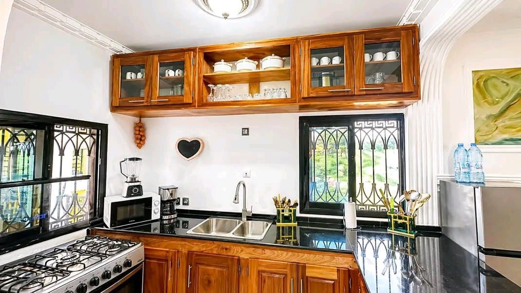 Villa Meublée 3 Chambres + Cour + Parking - Prix Doux kribi 7