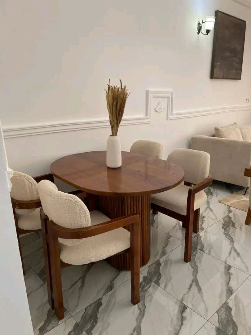 Chambre Propre Meublée Clim + WiFi - Prix Doux Yaoundé 3