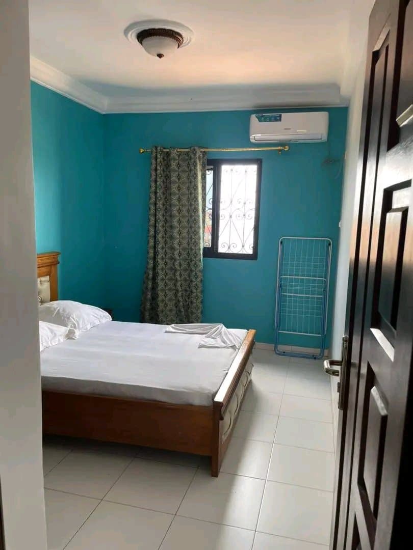 Chambre Propre Meublée Clim + WiFi - Prix Doux Yaoundé 5