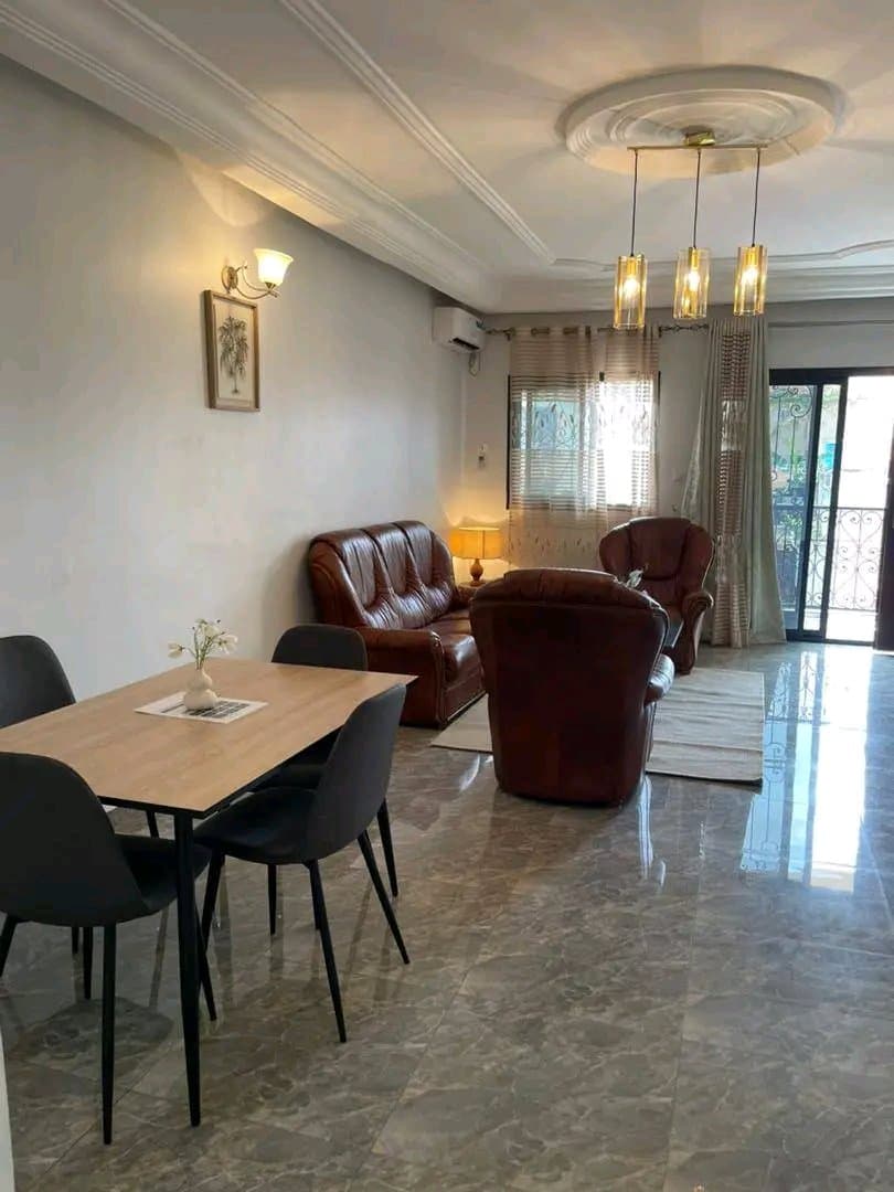 Chambre Propre Meublée Clim + WiFi - Prix Doux Yaoundé 6