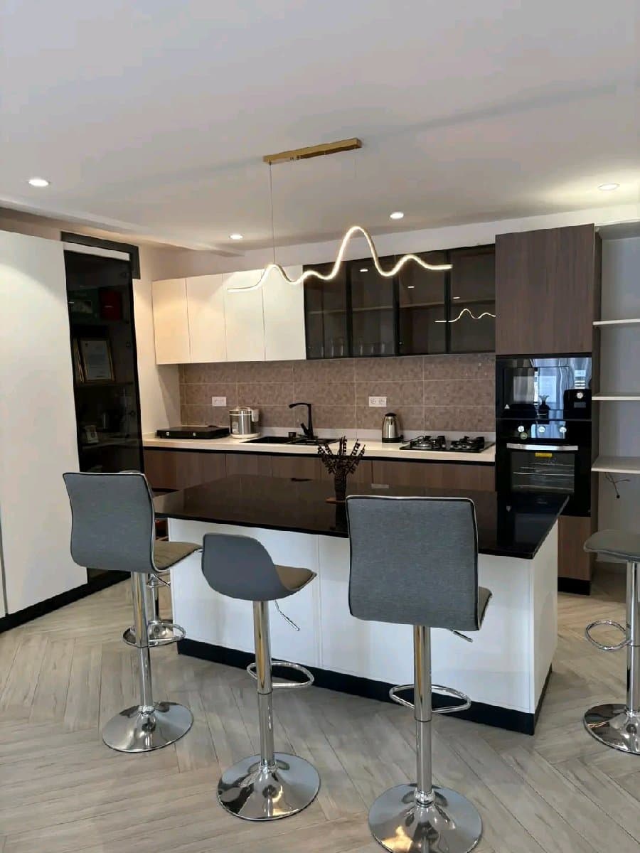 Appart 2 Chambres Meublé + Cuisine + Parking - Prix Doux Yaoundé 4