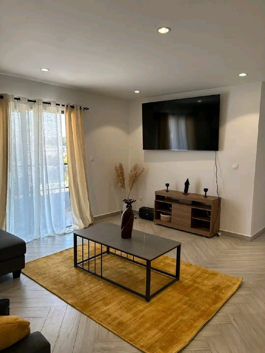 Appart 2 Chambres Meublé + Cuisine + Parking - Prix Doux Yaoundé 7